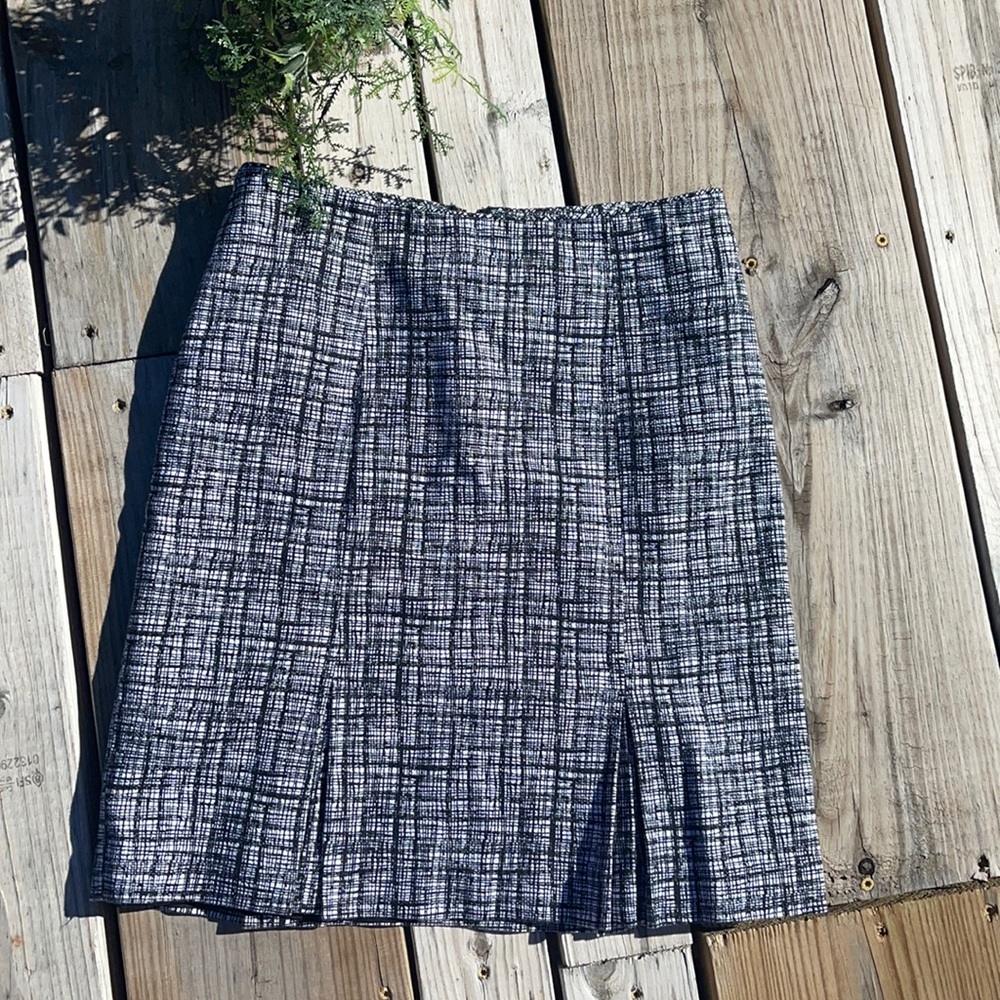 WHITE HOUSE BLACK MARKET Skirt - Picture 1 of 4